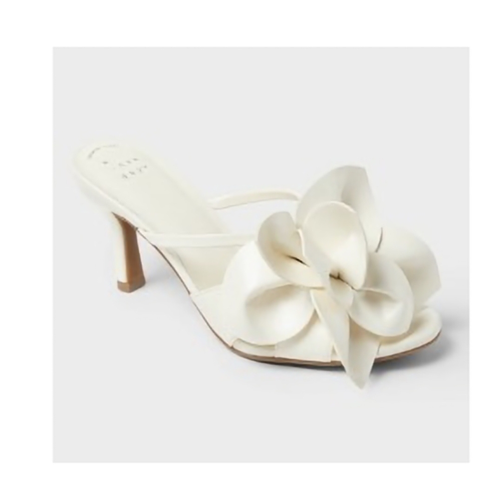 Elegant White Women's Heels with Floral Accent